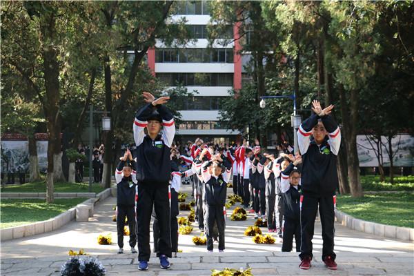 会泽一中校长方强一行到我校参观交流学习