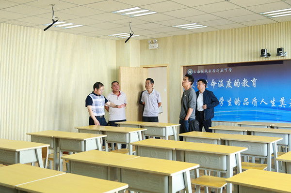 呈贡一中校领导到访民大附中交流